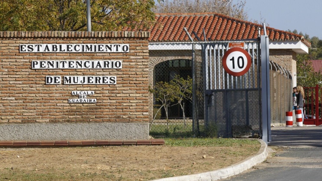 Condena firme para un funcionario de la cárcel de Alcalá de Guadaira por acosar a internas