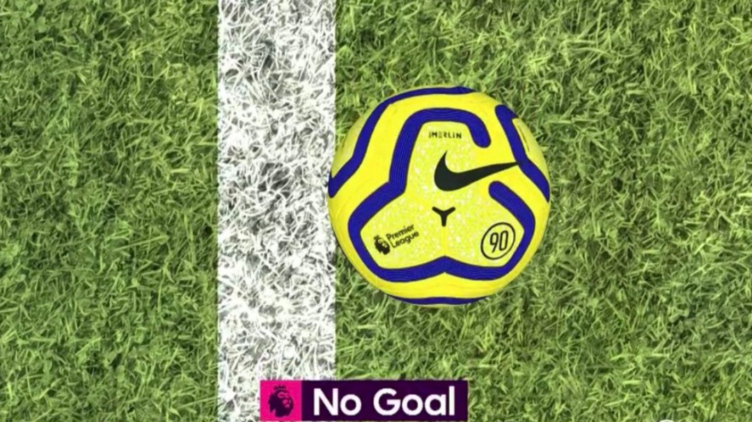 Anulan un gol por apenas milímetros al Tottenham de Mourinho en el descuento