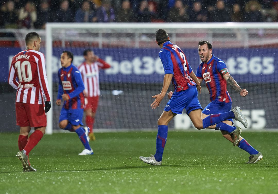 El Atlético de Madrid se lleva una nueva decepción ante el Eibar y se colocan a ocho puntos del liderato