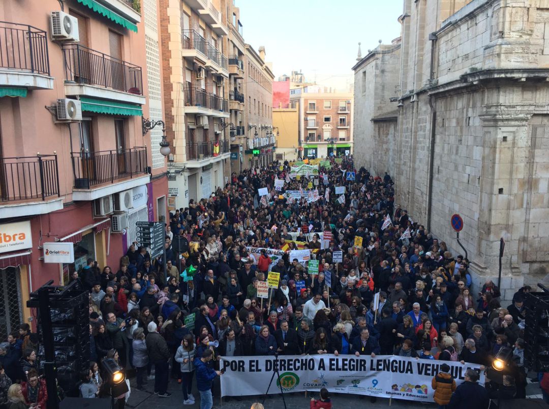 Manifestación en Orihuela contra la Ley del Plurilingüismo Manifestación en Orihuela contra la Ley del Plurilingüismo