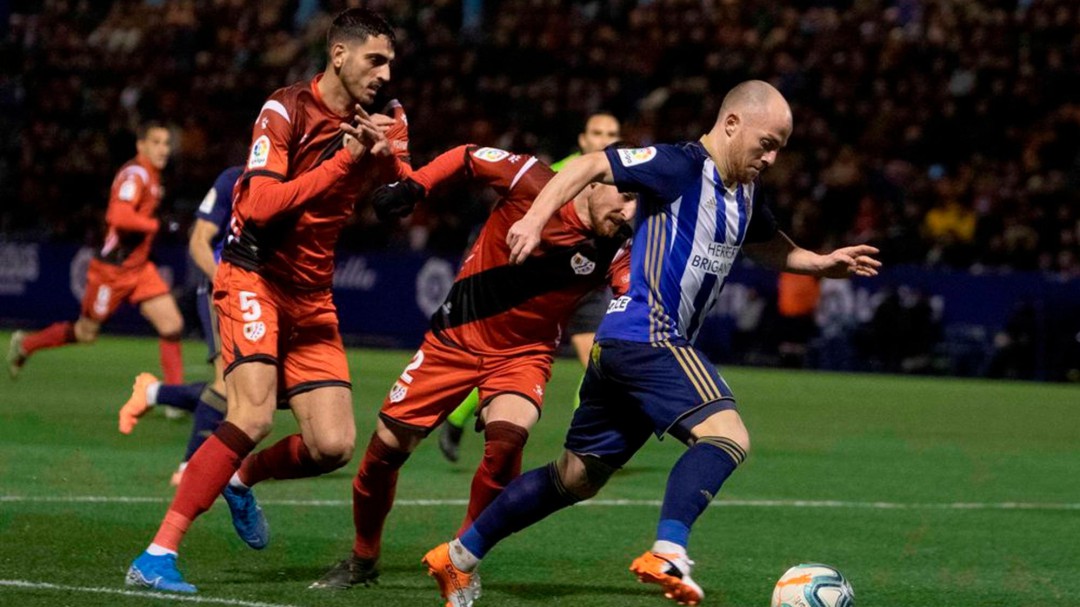 A la Ponferradina se le escapa la victoria