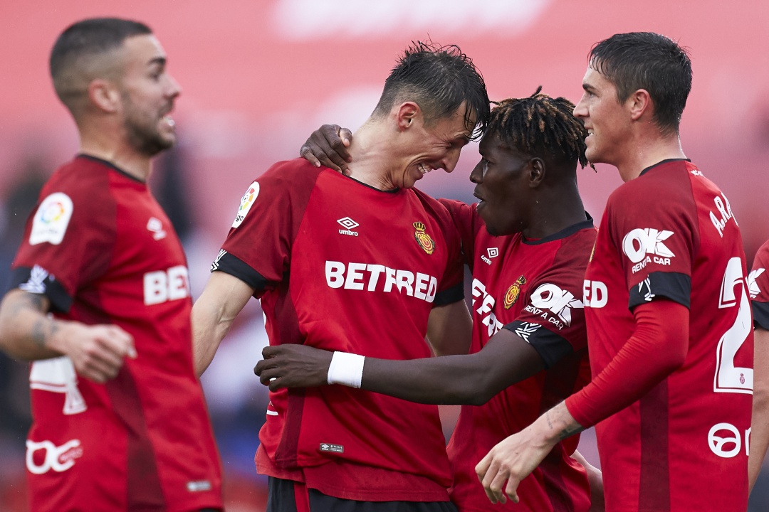 Budimir celebra uno de sus goles frente al Valencia Budimir celebra uno de sus goles frente al Valencia