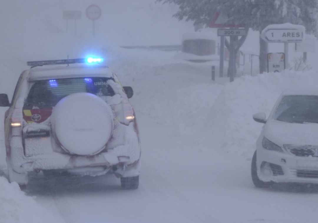 Cierre de carreteras por la nieve y paseos marítimos destrozados en Castellón por la borrasca Gloria