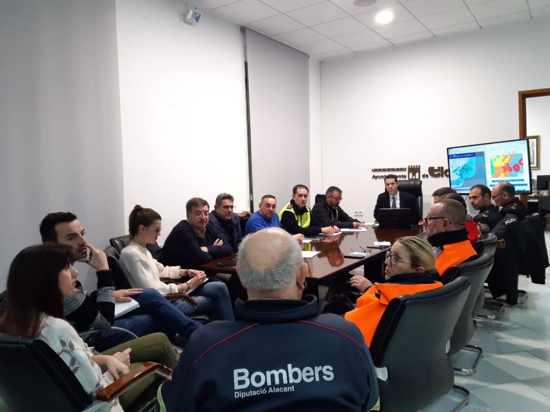 Reunión de hace unos minutos en el Ayuntamiento Elda Reunión de hace unos minutos en el Ayuntamiento Elda