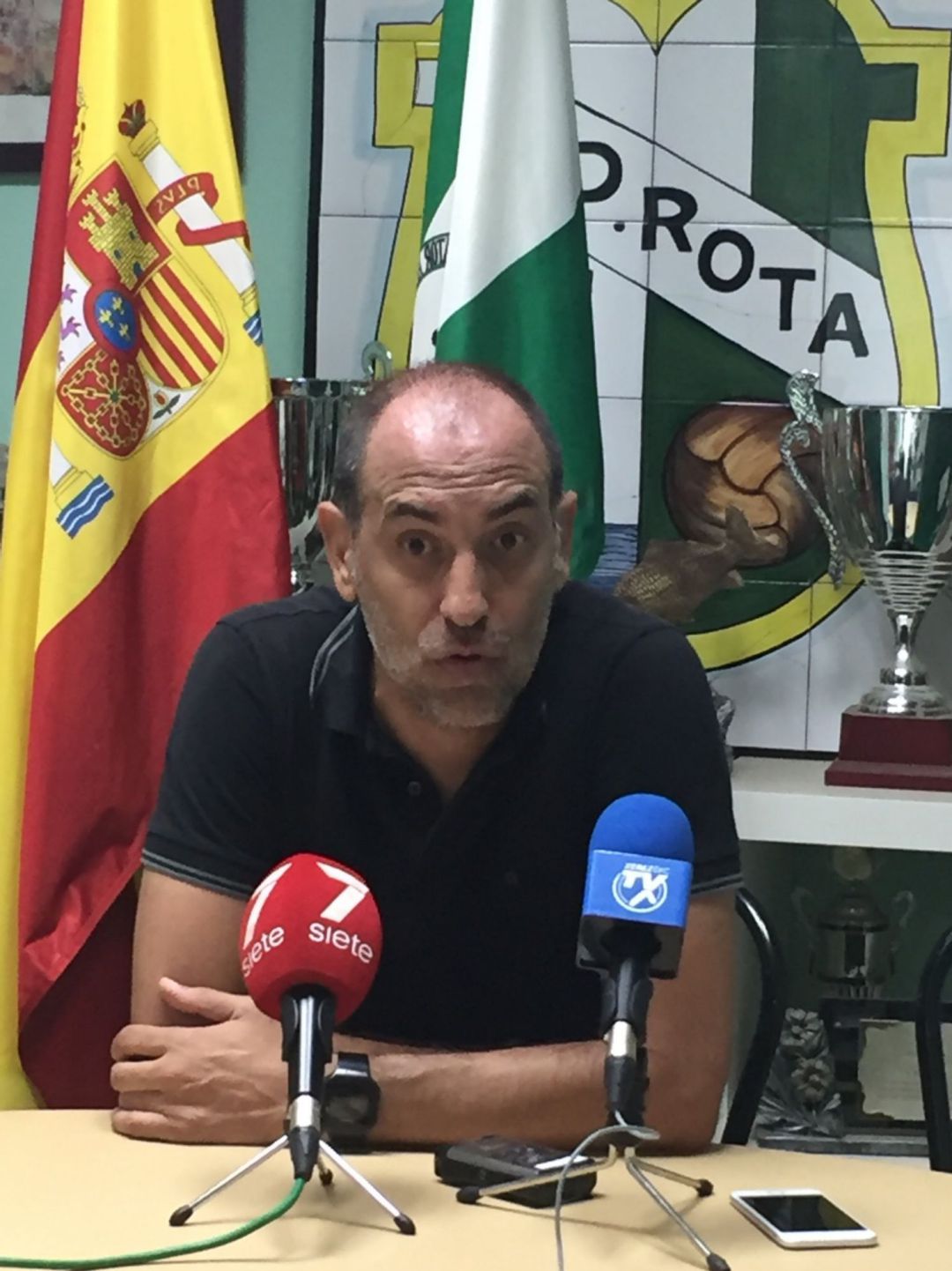 Romerito, entrenador del CD Rota en rueda de prensa Romerito, entrenador del CD Rota en rueda de prensa
