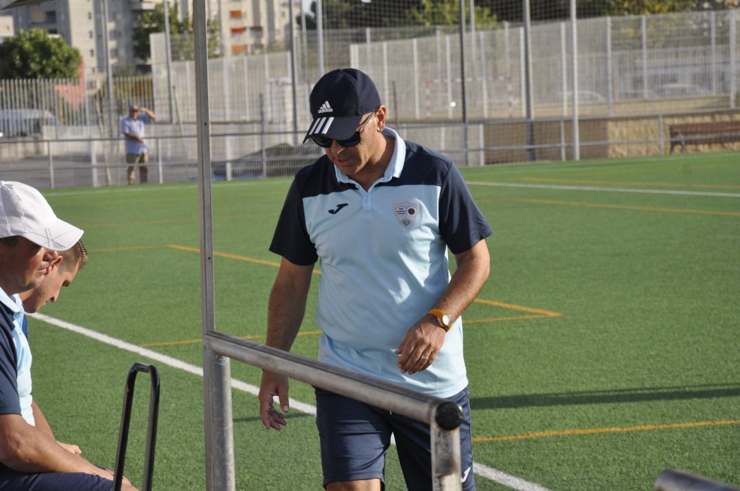 Pepe Bermúdez entrenador de La Lebrijana Pepe Bermúdez entrenador de La Lebrijana