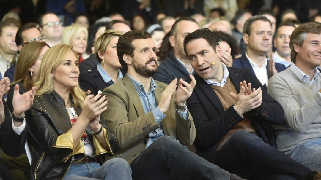 Casado acusa a Sánchez de utilizar el 'pin parental' para ocultar el nombramiento de Delgado