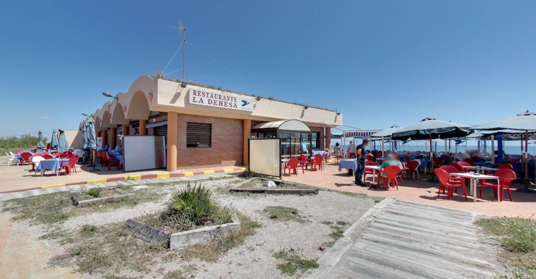 Uno de los restaurantes de el Saler afectados Uno de los restaurantes de el Saler afectados
