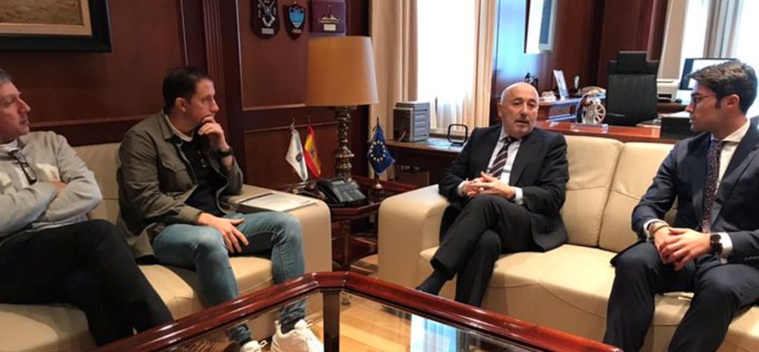 Reunión entre el Delegado de Gobierno en Galicia y la familia de Diego Bello Reunión entre el Delegado de Gobierno en Galicia y la familia de Diego Bello
