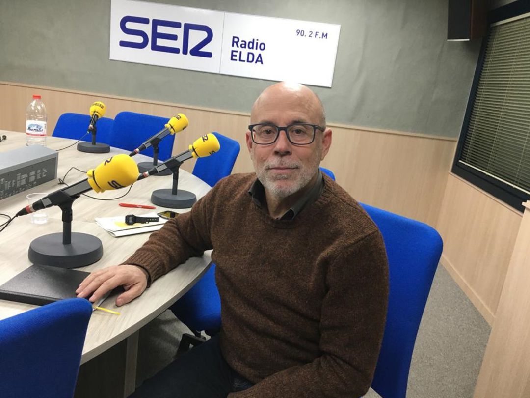 Alejandro García, alcalde de Monóvar en Radio Elda Cadena SER Alejandro García, alcalde de Monóvar en Radio Elda Cadena SER
