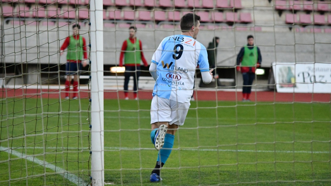 El Compostela mastica otra victoria en el Vero Boquete