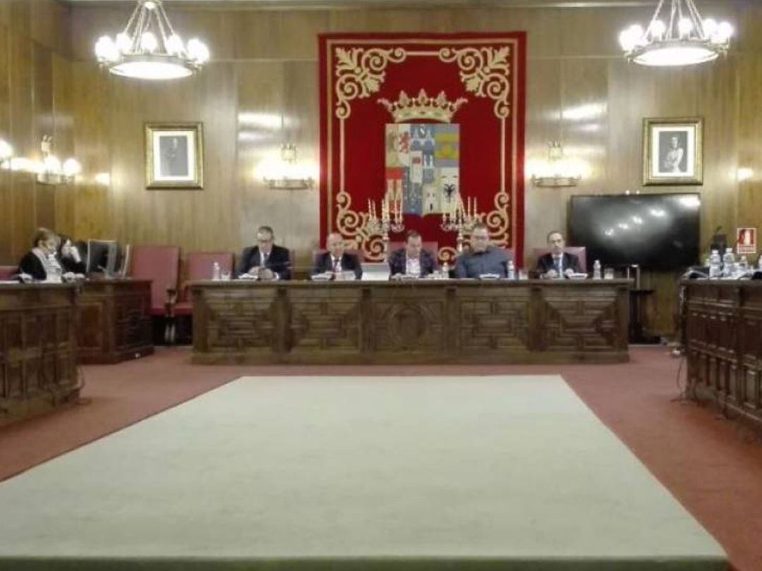 Pleno en la Diputación Provincial Pleno en la Diputación Provincial