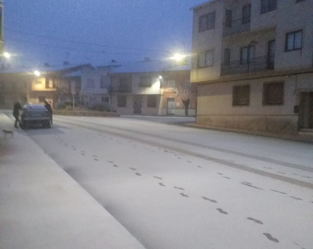 La nieve se ha dejado ver en varios puntos de las comarcas de La Mancha y la Comarca de Montiel La nieve se ha dejado ver en varios puntos de las comarcas de La Mancha y la Comarca de Montiel