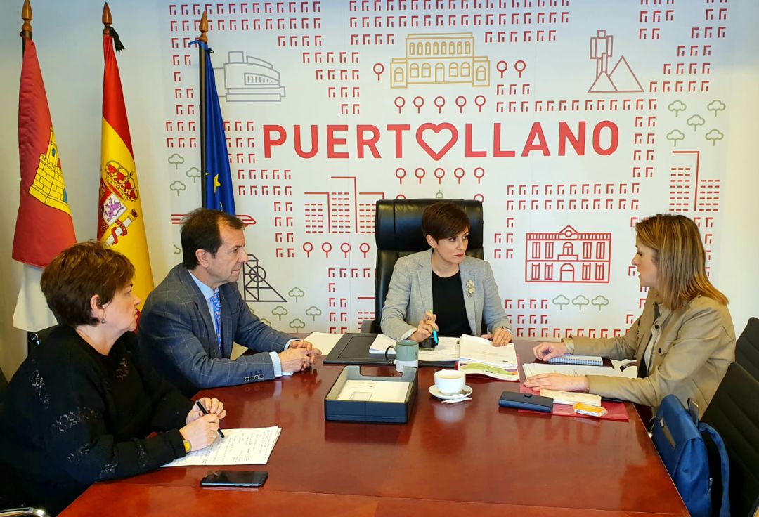 La europarlamentaria Cristina Maestre reunida en Puertollano con la alcaldesa y los concejales Ana Carmona y Félix Grande La europarlamentaria Cristina Maestre reunida en Puertollano con la alcaldesa y los concejales Ana Carmona y Félix Grande