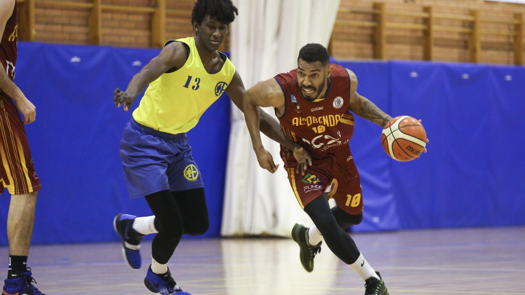 El NCS Alcobendas, más líder tras su victoria ante el Estudio CD (90-69)