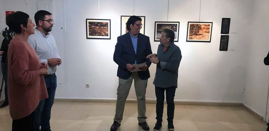 Juan Antonio Valero junto al presentador Alberto Chicote, que le ha elegido como uno de los protagonistas de su programa 'Auténticos' Juan Antonio Valero junto al presentador Alberto Chicote, que le ha elegido como uno de los protagonistas de su programa 'Auténticos'