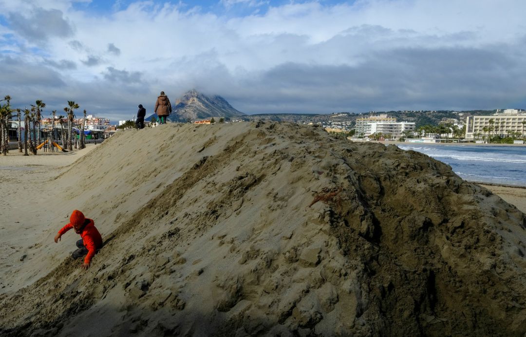 Un dique de contención en Javea (Alicante). Un dique de contención en Javea (Alicante).