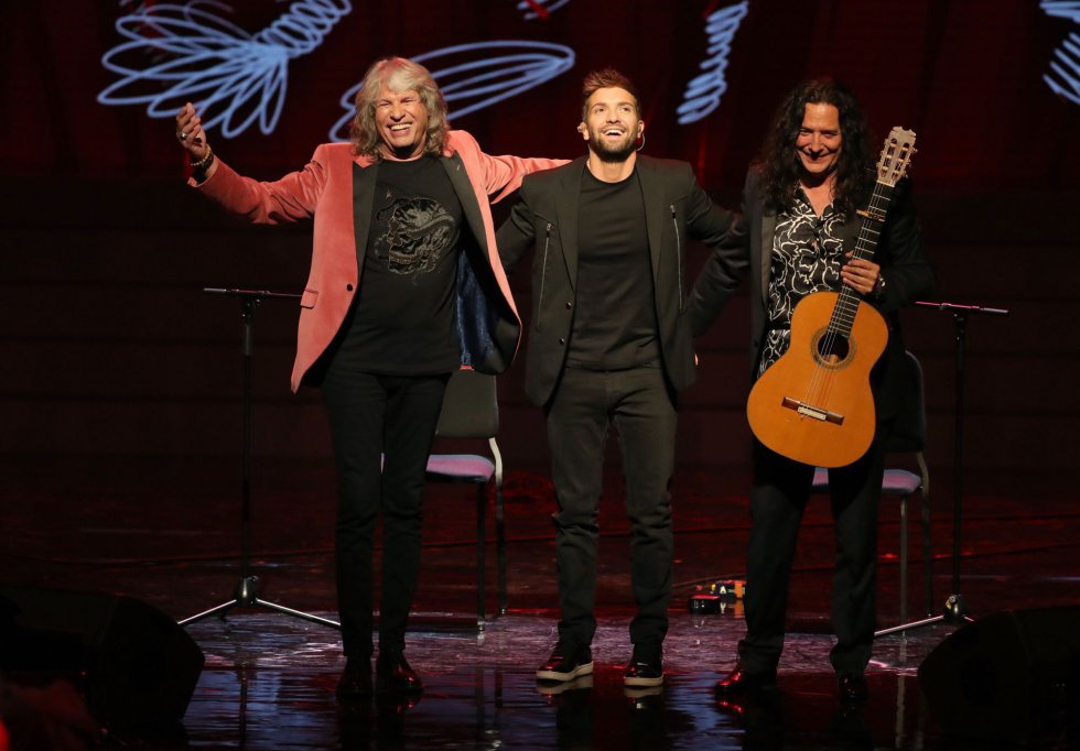 El cantaor José Mercé, el cantante y compositor Pablo Alborán, y el guitarrista Tomatito durante la gala El cantaor José Mercé, el cantante y compositor Pablo Alborán, y el guitarrista Tomatito durante la gala