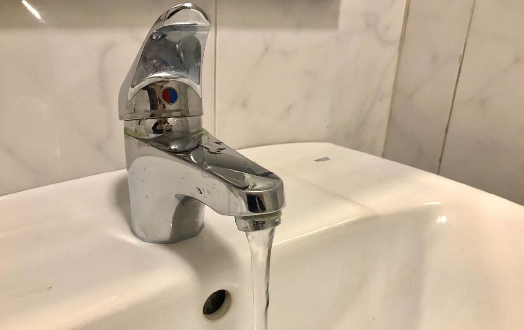 El informe señalaba que 6.500 cánceres de vejiga son atribuibles al consumo del agua del grifo en la UE. El informe señalaba que 6.500 cánceres de vejiga son atribuibles al consumo del agua del grifo en la UE.