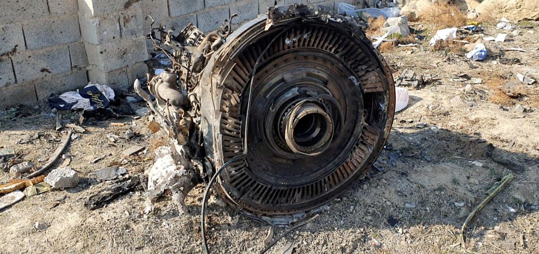 Restos del Boeing 737-800 ucraniano derribado en Irán. Restos del Boeing 737-800 ucraniano derribado en Irán.