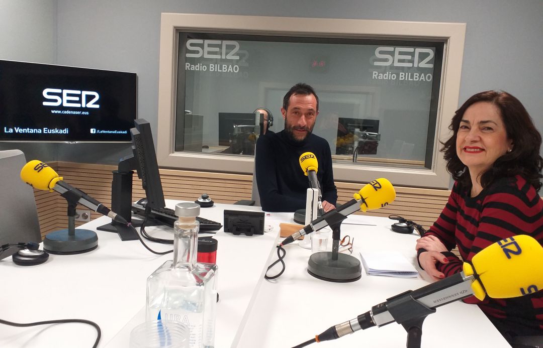 Irune Zuluaga y Miguel Ángel Garrosa en los estudios de Radio Bilbao Irune Zuluaga y Miguel Ángel Garrosa en los estudios de Radio Bilbao