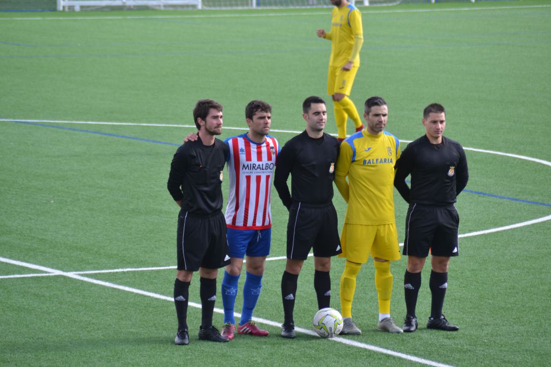 Los capitanes del CD Jávea y CD Dénia. Los capitanes del CD Jávea y CD Dénia.