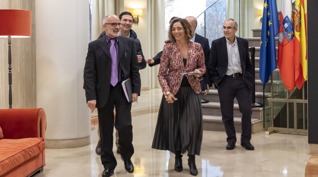 Imagen de archivo del consejero de Sanidad, Miguel Rodríguez (primero por la izquierda). Imagen de archivo del consejero de Sanidad, Miguel Rodríguez (primero por la izquierda).