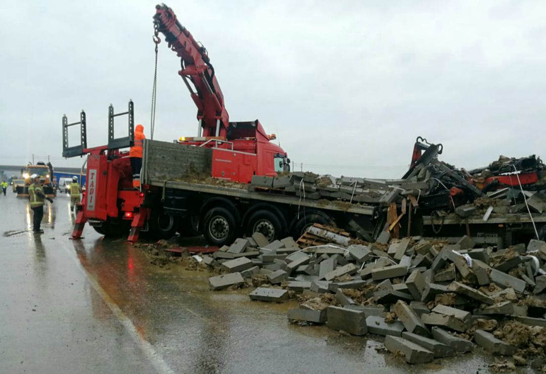 Intervención de los bomberos de la Diputación Provincial de Zaragoza en el accidente de Osera de Ebro Intervención de los bomberos de la Diputación Provincial de Zaragoza en el accidente de Osera de Ebro