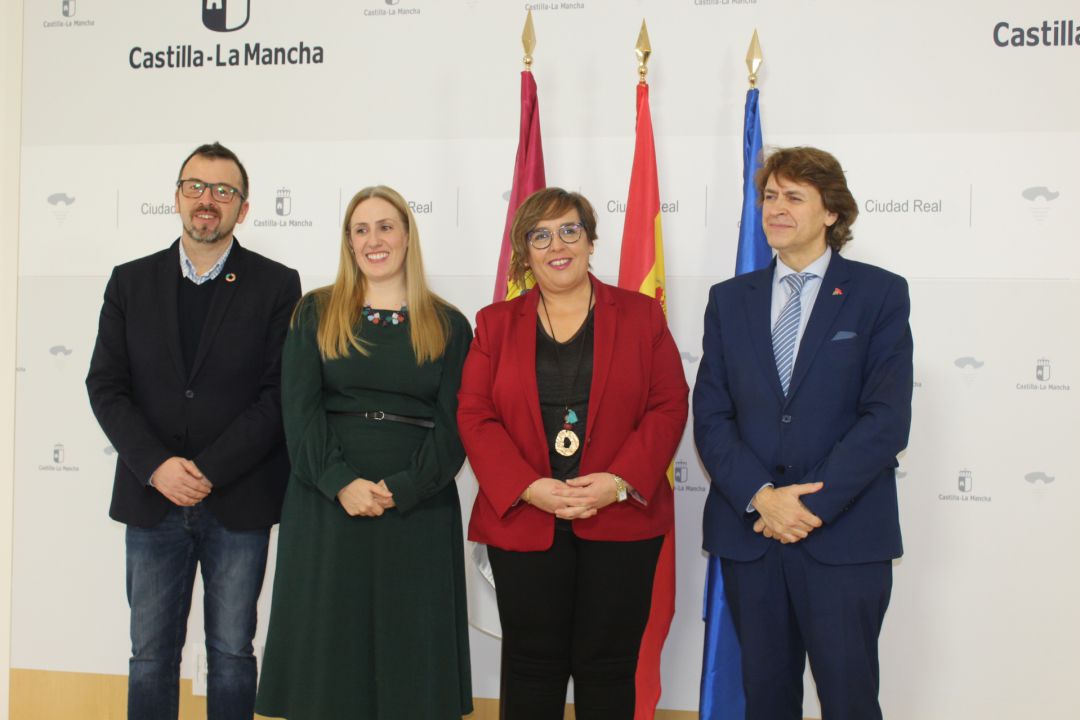Representantes de la Junta de Comunidades en Ciudad Real y la Diputación Provincial han dado a conocer la programación de la provincia en FITUR Representantes de la Junta de Comunidades en Ciudad Real y la Diputación Provincial han dado a conocer la programación de la provincia en FITUR