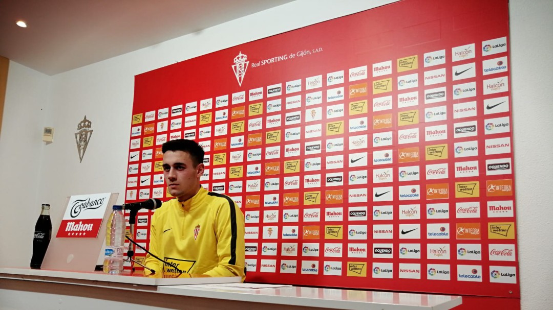 Pedro Díaz considera "normal" que El Molinón pite porque "exige más" al equipo