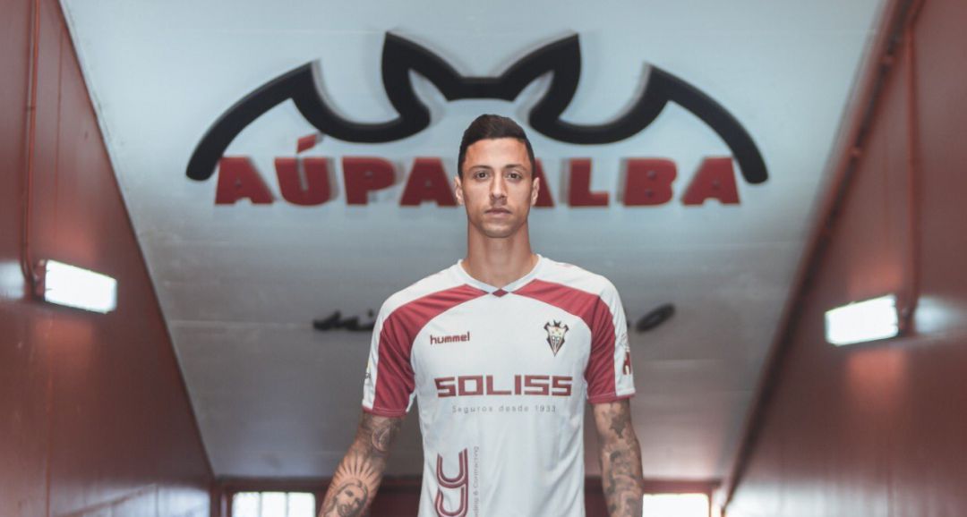 Maikel Mesa, en su presentación como nuevo jugador del Albacete Maikel Mesa, en su presentación como nuevo jugador del Albacete