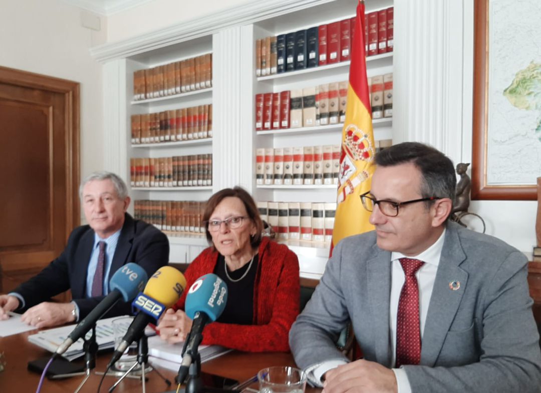 La presidenta de la MCT, Francisca Baraza, el director del Taibilla, Carlos Conradi, y el secretario general del PSRM, Diego Conesa La presidenta de la MCT, Francisca Baraza, el director del Taibilla, Carlos Conradi, y el secretario general del PSRM, Diego Conesa