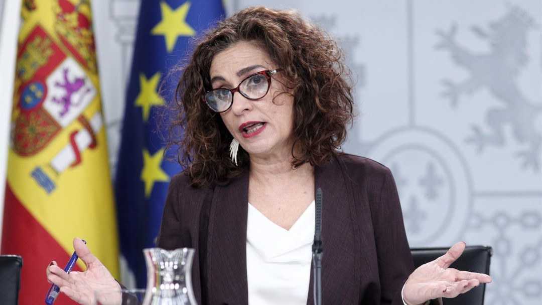 'A Montero sí, a Montoro no'