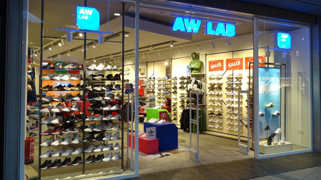 La cadena de sneakers AW Lab abre una tienda en el centro comercial de La Vital