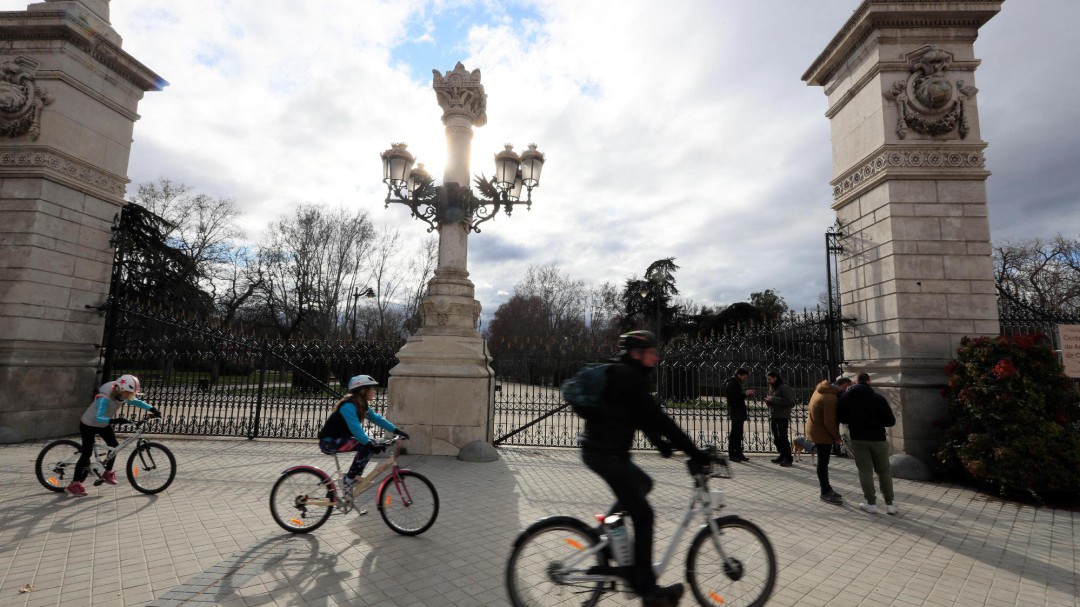 Reabiertos El Retiro y otros y otros ocho parques cerrados por el mal tiempo