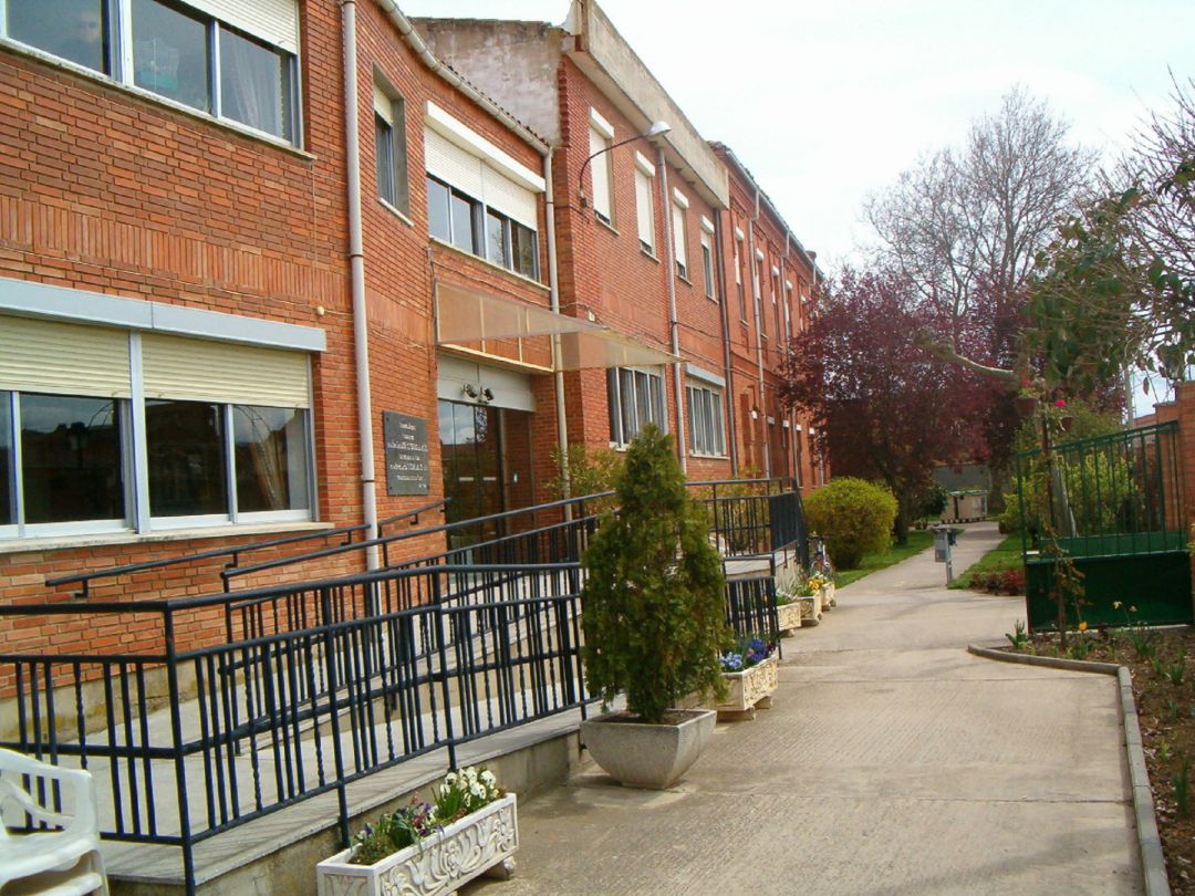 Residencia de personas mayores Casado del Alisal de Villada (Palencia) Residencia de personas mayores Casado del Alisal de Villada (Palencia)