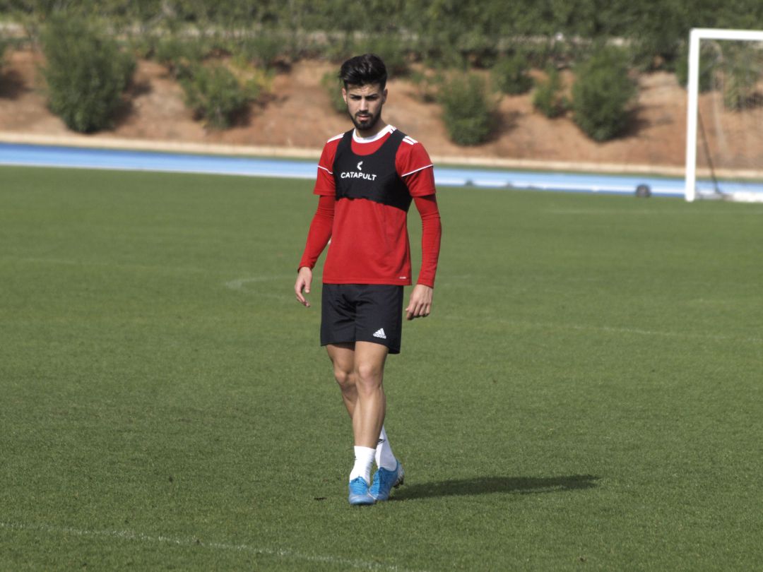 Chema Núñez en su último entrenamiento con el Almería. Chema Núñez en su último entrenamiento con el Almería.