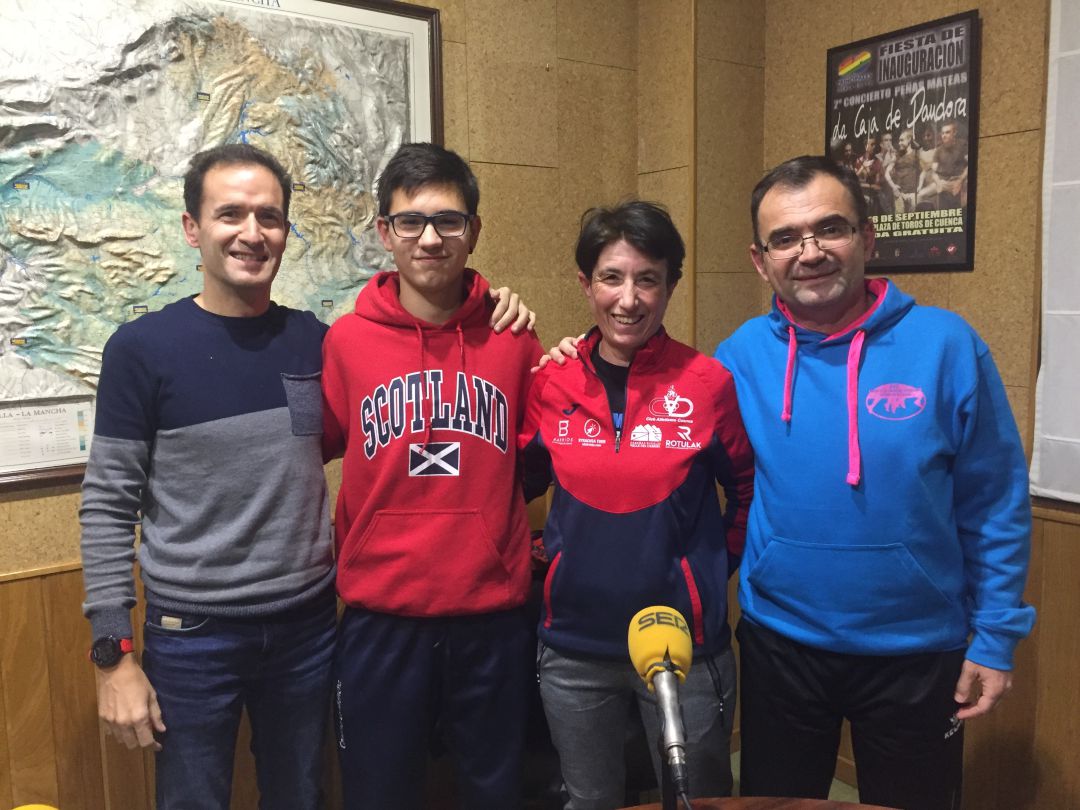 Pablo Pastor y Dori Ramos en SER Runner Cuenca con Toni Duque y Manuel Ruiz Gómez de Fez Pablo Pastor y Dori Ramos en SER Runner Cuenca con Toni Duque y Manuel Ruiz Gómez de Fez