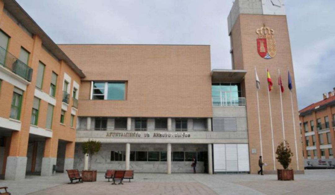 Fachada del Ayuntamiento de Arroyomolinos Fachada del Ayuntamiento de Arroyomolinos