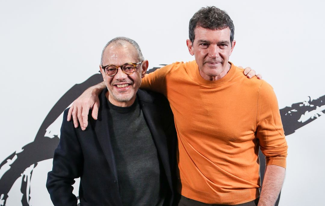 Antonio Banderas junto a Lluis Pasqual en una imagen de archivo en el Teatro Soho Caixabank (Málaga) Antonio Banderas junto a Lluis Pasqual en una imagen de archivo en el Teatro Soho Caixabank (Málaga)