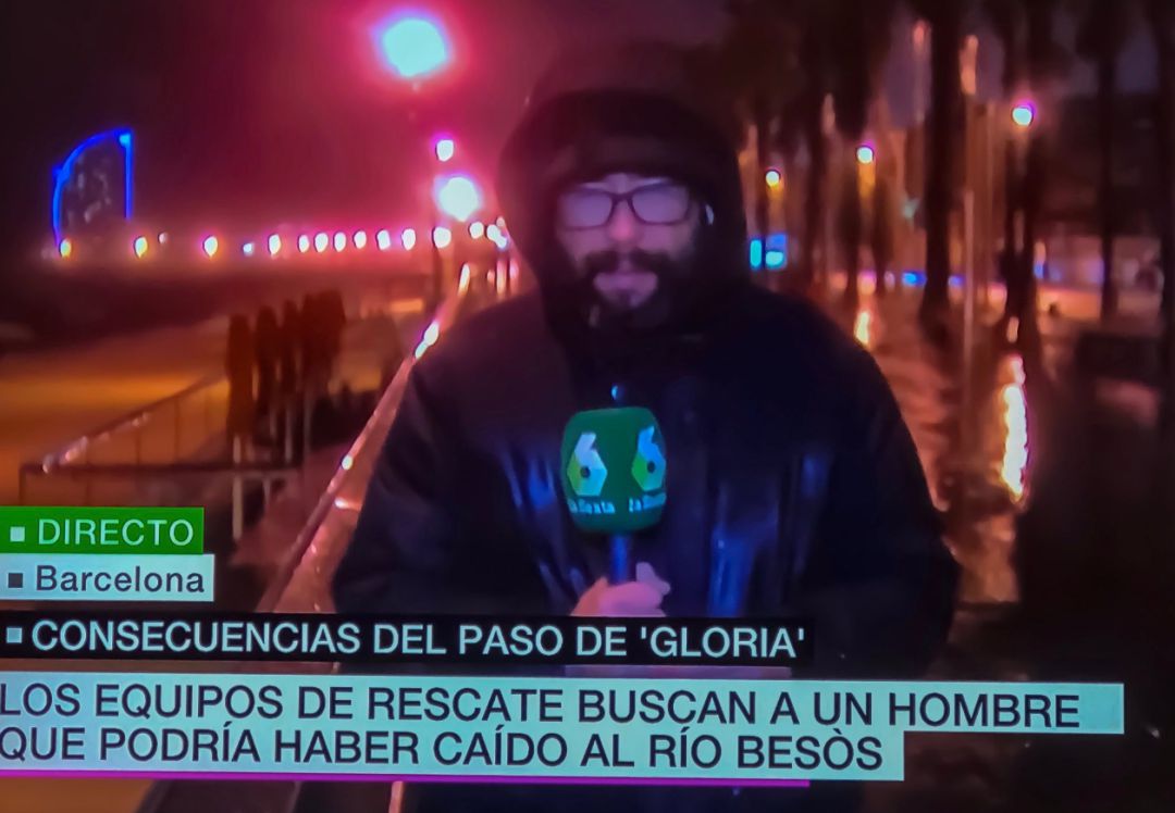 El periodista de La Sexta durante su conexión en directo El periodista de La Sexta durante su conexión en directo