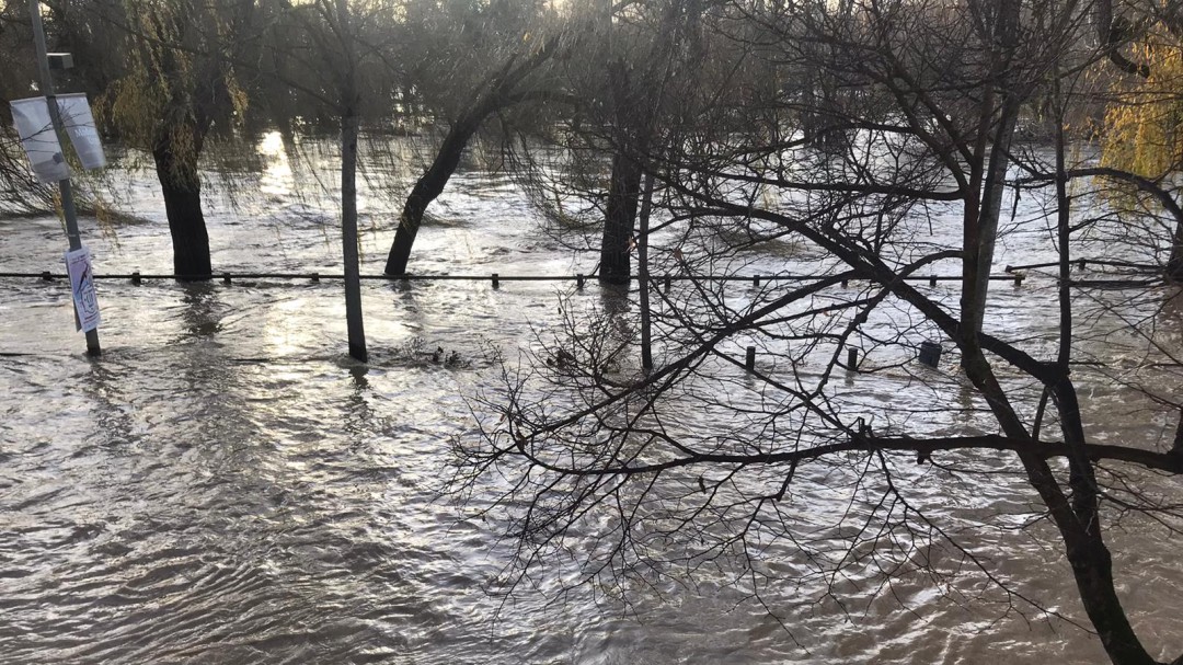 "Esto es un mar de agua, tengo el río en mi garaje"