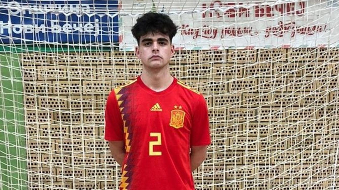 Alex Cabello vuelve a casa tras debutar con la Selección Española Sub-17