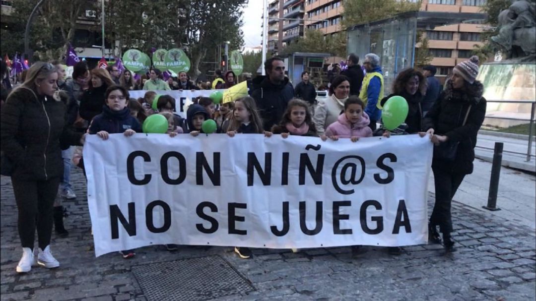 Una de las protestas realizadas para pedir la reapertura de los comedores escolares. Foto de archivo. Una de las protestas realizadas para pedir la reapertura de los comedores escolares. Foto de archivo.
