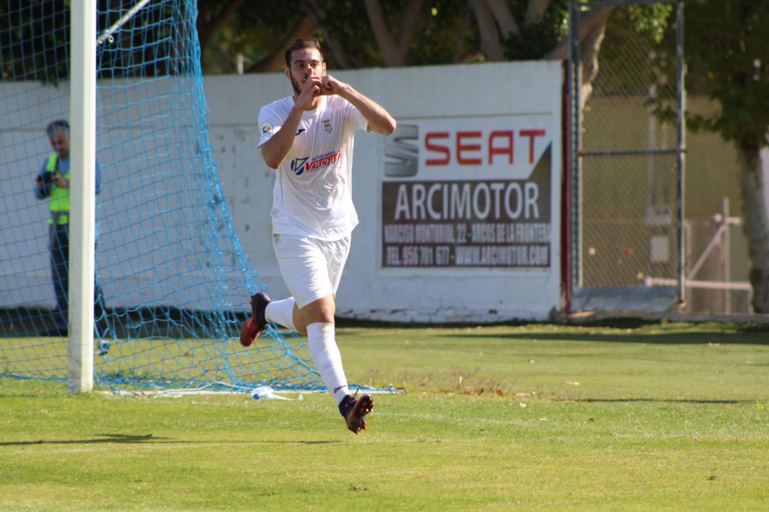 Antonio Sánchez celebrando un gol cuando jugaba en el Arcos CF Antonio Sánchez celebrando un gol cuando jugaba en el Arcos CF