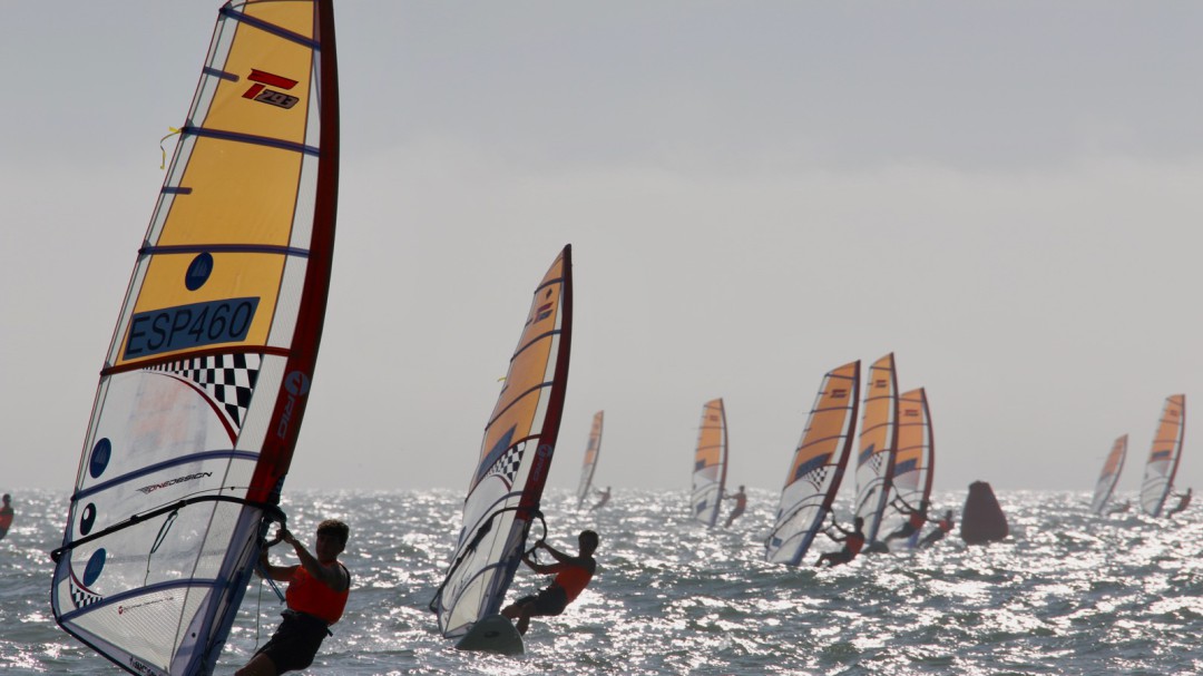El sábado se disputa la I Liga de Windsurf Puerto Sherry