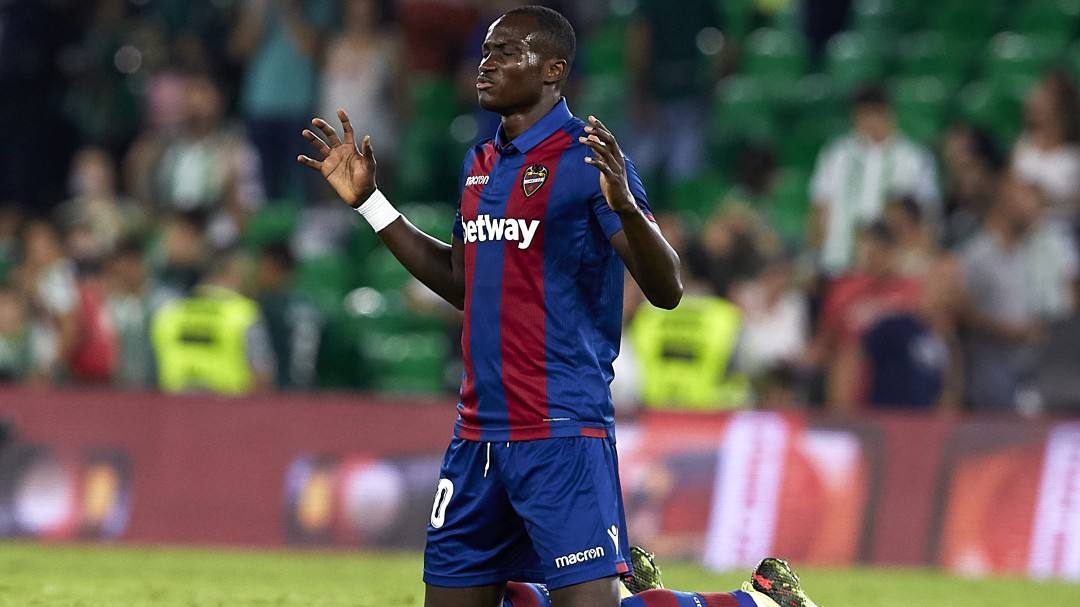Raphael Dwamena intervenido con éxito de sus problemas cardíacos