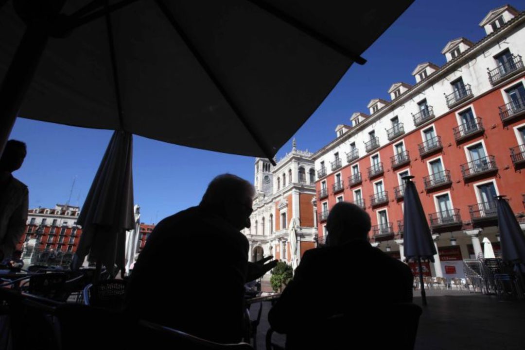 Imagen de archivo de una terraza en la Plaza Mayor de Valladolid Imagen de archivo de una terraza en la Plaza Mayor de Valladolid