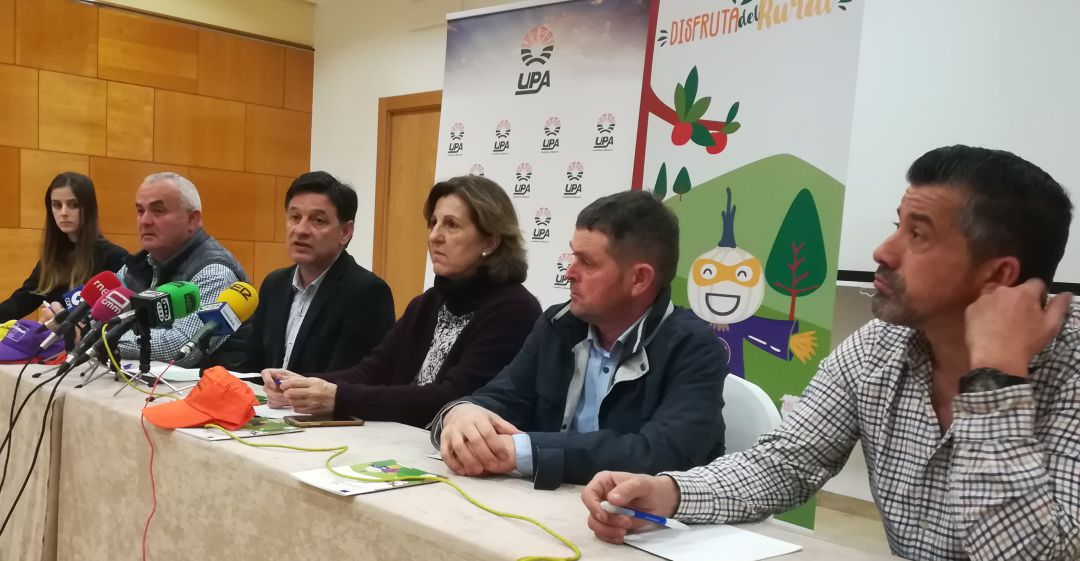 Julián Morcillo, secretario general de UPA Castilla La Mancha durante la presentación de la campaña "Disfruta del rural" que ha presentado en Ciudad Real, junto a otros miembros de la organización agraria Julián Morcillo, secretario general de UPA Castilla La Mancha durante la presentación de la campaña "Disfruta del rural" que ha presentado en Ciudad Real, junto a otros miembros de la organización agraria