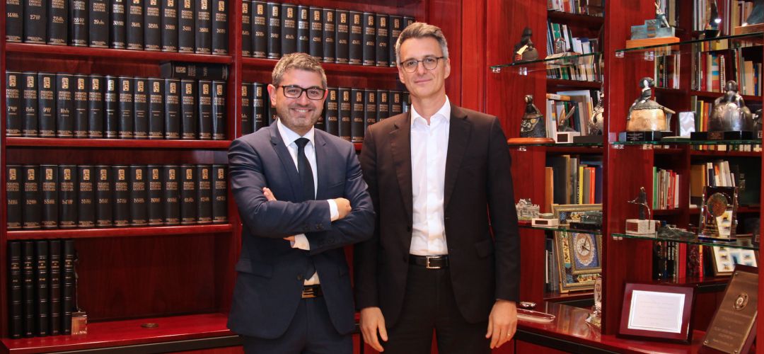 El alcalde de Alcobendas, Rafael Sánchez Acera en su renuión con los responsables de Data4 El alcalde de Alcobendas, Rafael Sánchez Acera en su renuión con los responsables de Data4